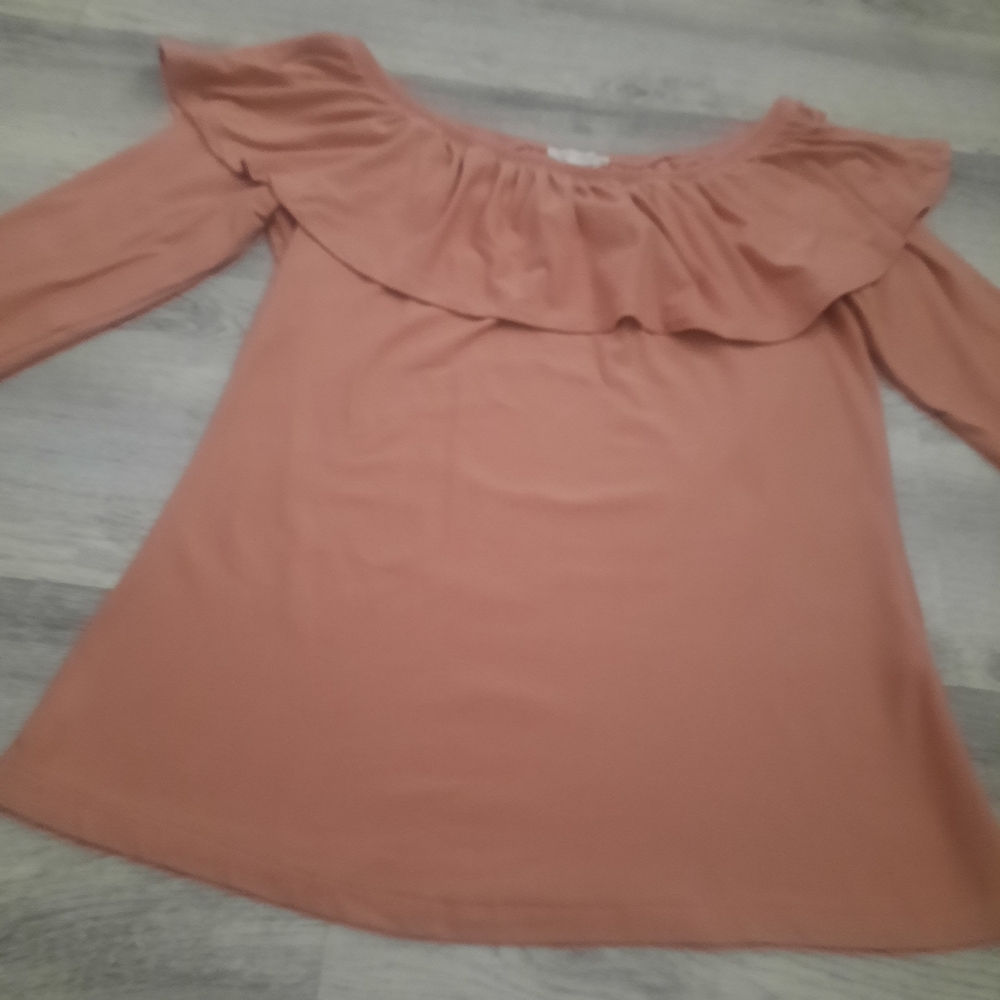 Off-Shoulder Ruffle Top - Picture 2 of 6